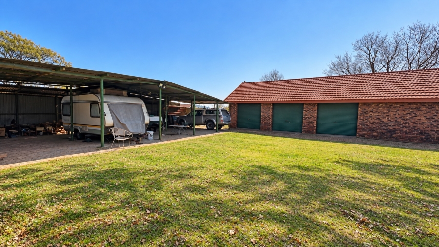 5 Bedroom Property for Sale in Vaalpark Free State